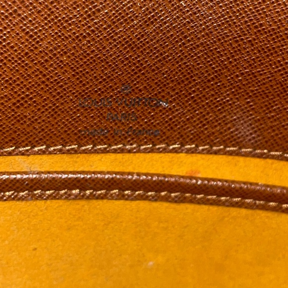 LV bag vintage ❤️ length is 10.5inch width is 8inch and height 2inch full. - Picture 5 of 8